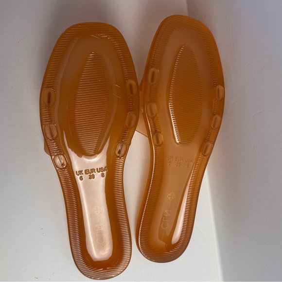 CLN size 8, UK 6, EUR 29 Women's Slide Sandals - Picture 7 of 10